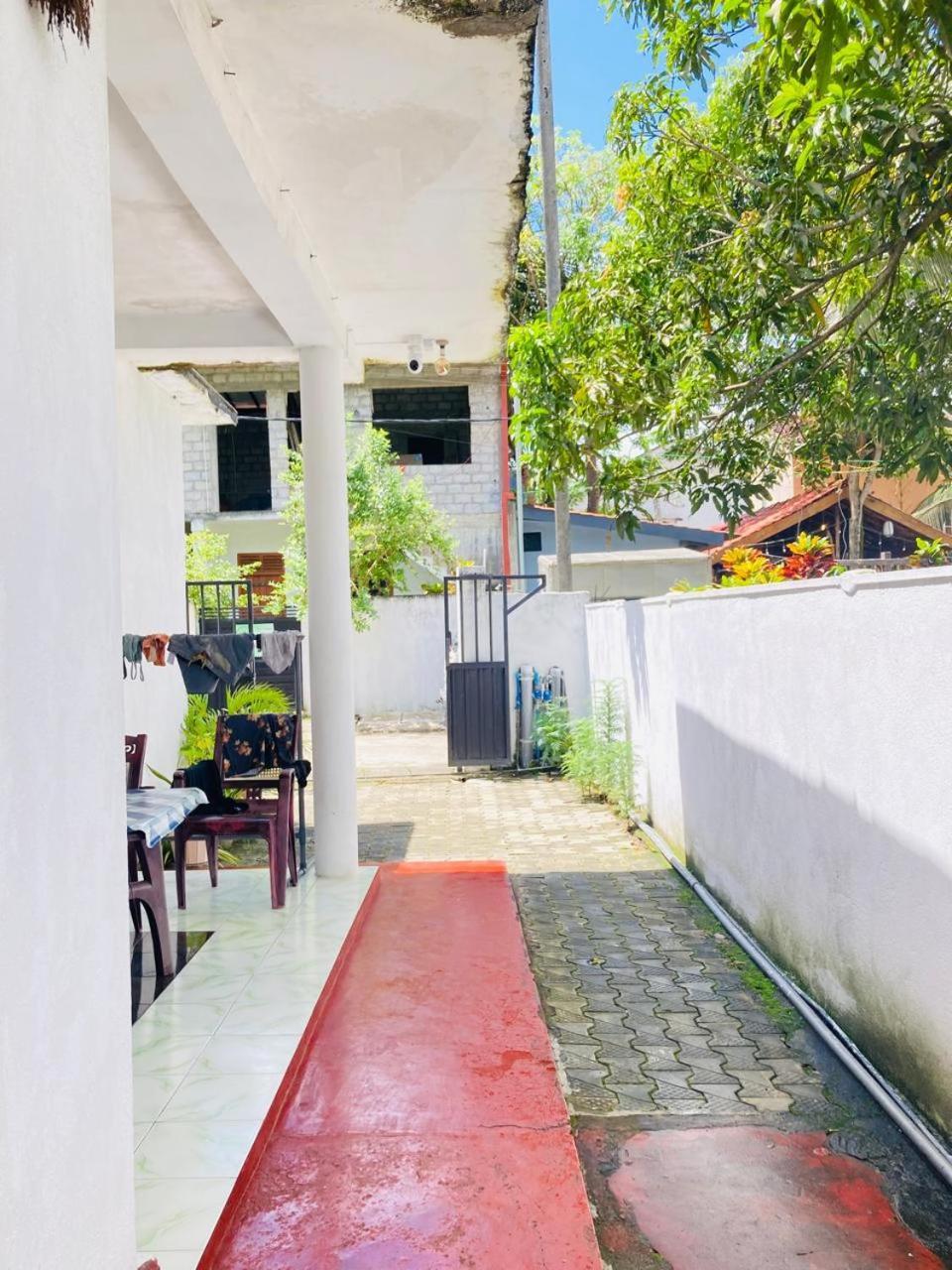 Sea Side Bay House Hotel Weligama Exterior photo
